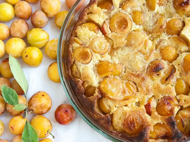 Recette Clafoutis de 🍞 pain d'épices aux mirabelles sur chrisrecettes