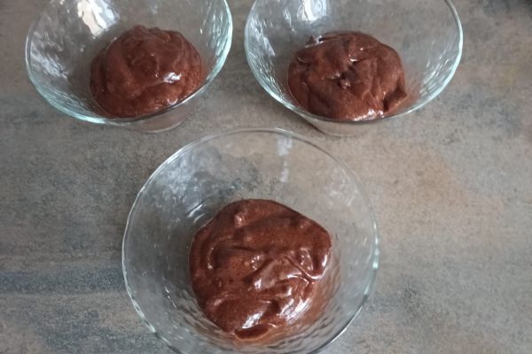 Mousse chocolat noir biscuit pépites de citron vert