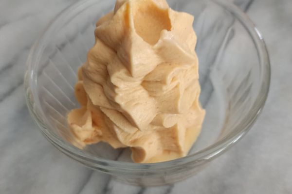 Crème glacée abricot avec la swirl Ninja