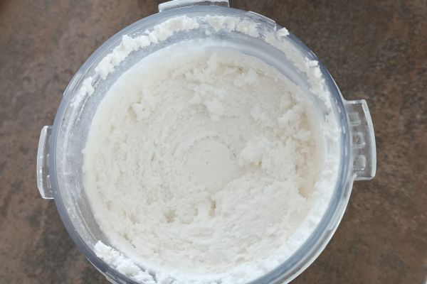 Crème glacée noix de coco avec la Ninja Swirl