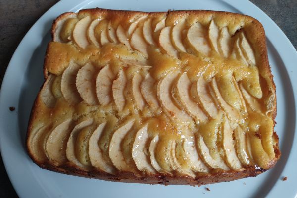Recette Gâteau crémé pommes et gelée de coings avec le cake factory