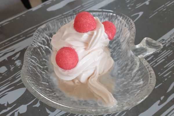 Crème glacée fraises tagada avec swirl ninja