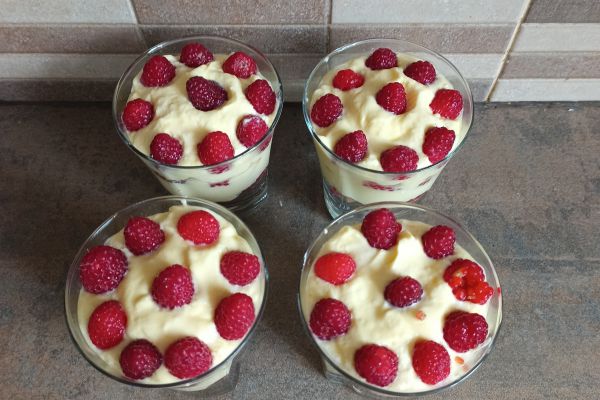 Tiramisu aux framboises du jardin 