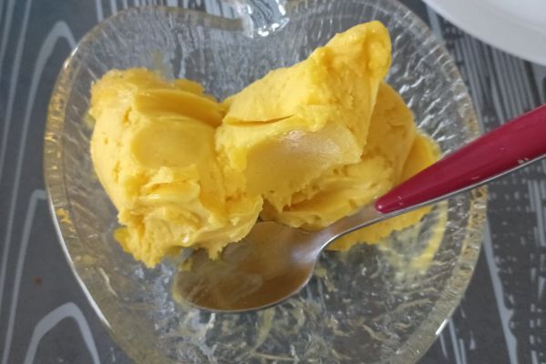 Glace à la mangue avec la Ninja Swirl