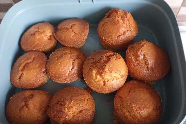 petits gâteaux yaourt à la poire à l'air fryer Ninja AF400eu