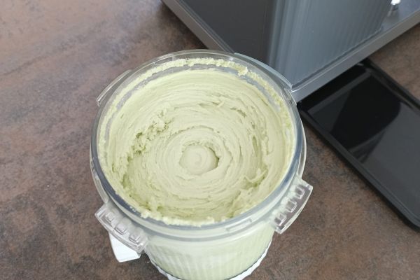 Crème glacée pistache à la Ninja Swirl