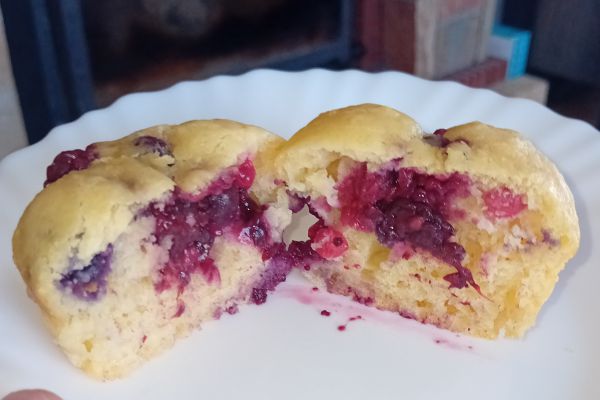 MUFFINS AU FROMAGE BLANC ET AUX FRUITS ROUGES 