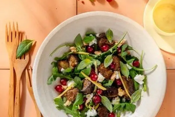 Recette Salade d’aubergines fumées au café, feta et groseilles