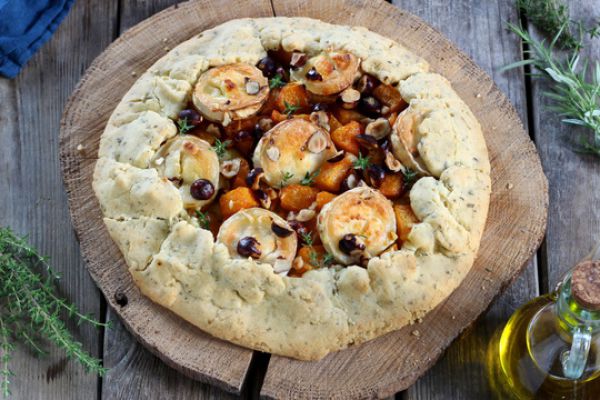 Recette Tarte rustique au potiron, fromage de chèvre et noisettes