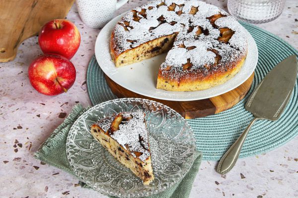 Gâteau aux pommes et pépites de chocolat à la poêle
