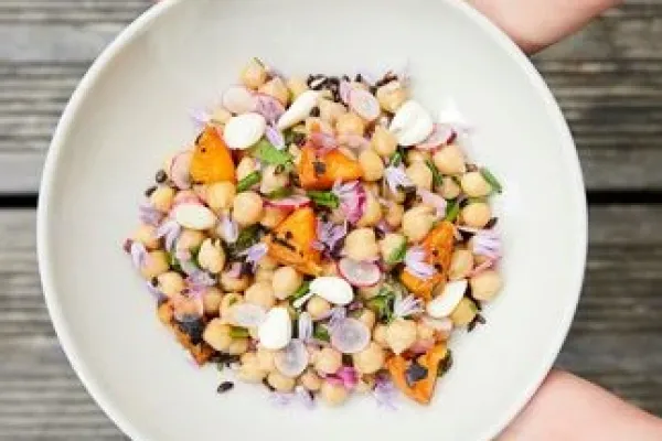 Recette Salade de pois chiches, abricots grillés, salsa d’herbes