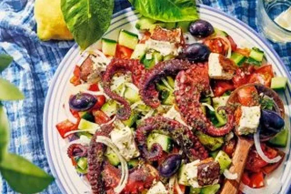Recette Choriatiki, feta et poulpe grillés