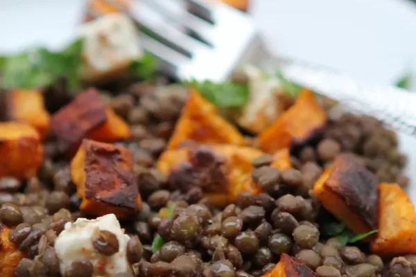 Recette Salade de lentilles aux patates douces grillées et à la féta