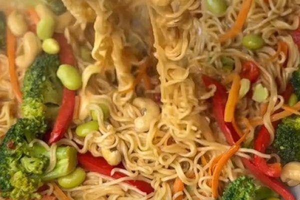 Recette One pot - Nouilles aux légumes, chili et coco 