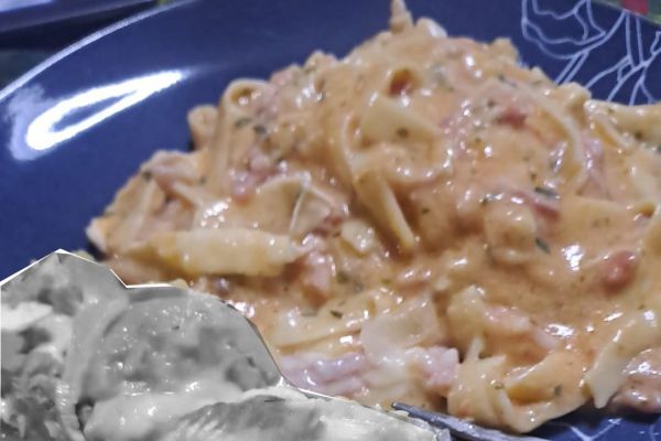 Recette One pot tagliatelles chèvre et lardinettes