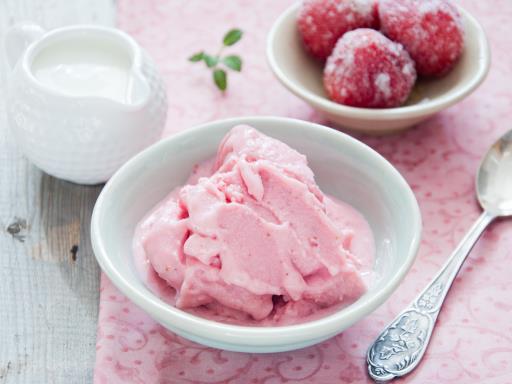 Recette Crème glacée aux fraises rapide