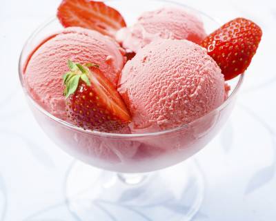 Glace fraise et fromage blanc