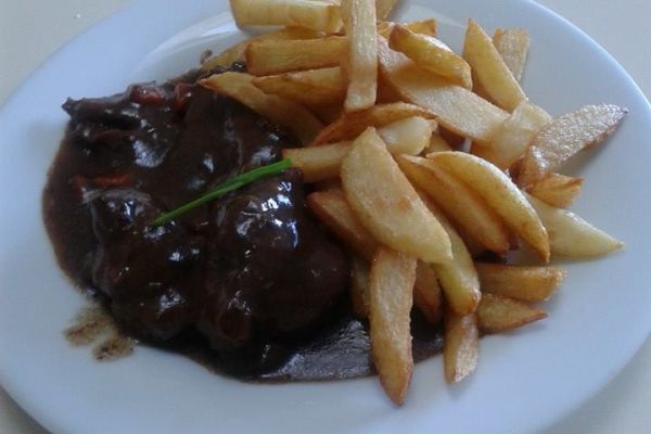 LA CARBONADE FLAMANDE... FRITE MAISON