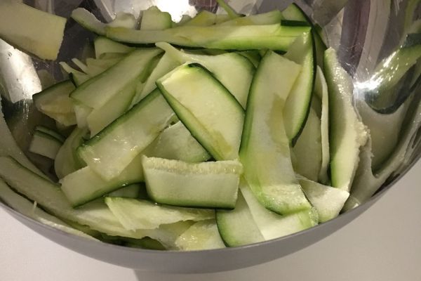 Salade de tagliatelles de courgettes