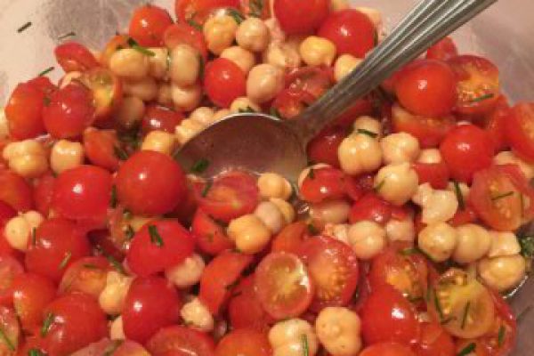 Recette salade de pois chiches et tomates cerises